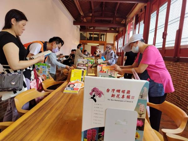 書香滿盈屏東書院　二手書交換活動吸引民眾熱情響應